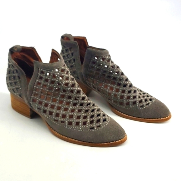 Anthropologie Jeffrey Campbell Suede Ankle Boots Size 8.5 - Picture 2 of 16